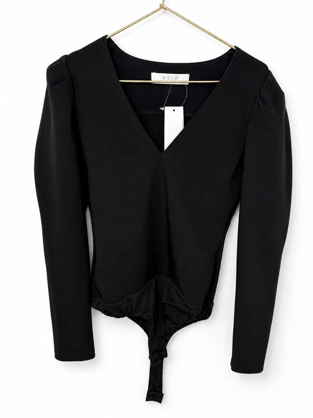 π ASTR THE LABEL NWT Black Puff Sleeve Bodysuit V Neck Quiet Luxury Sz Medium - Picture 7 of 16